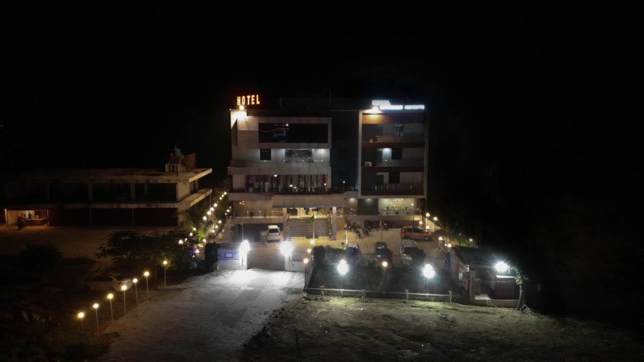 Hotel Vaishnavi Heights Aurangābād Kültér fotó