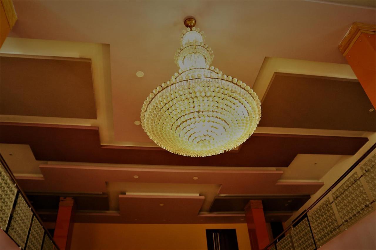 Hotel Vaishnavi Heights Aurangābād Kültér fotó