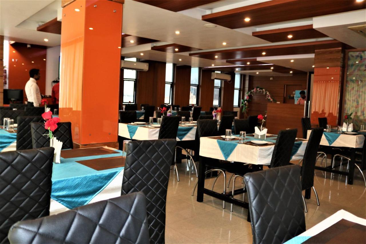 Hotel Vaishnavi Heights Aurangābād Kültér fotó