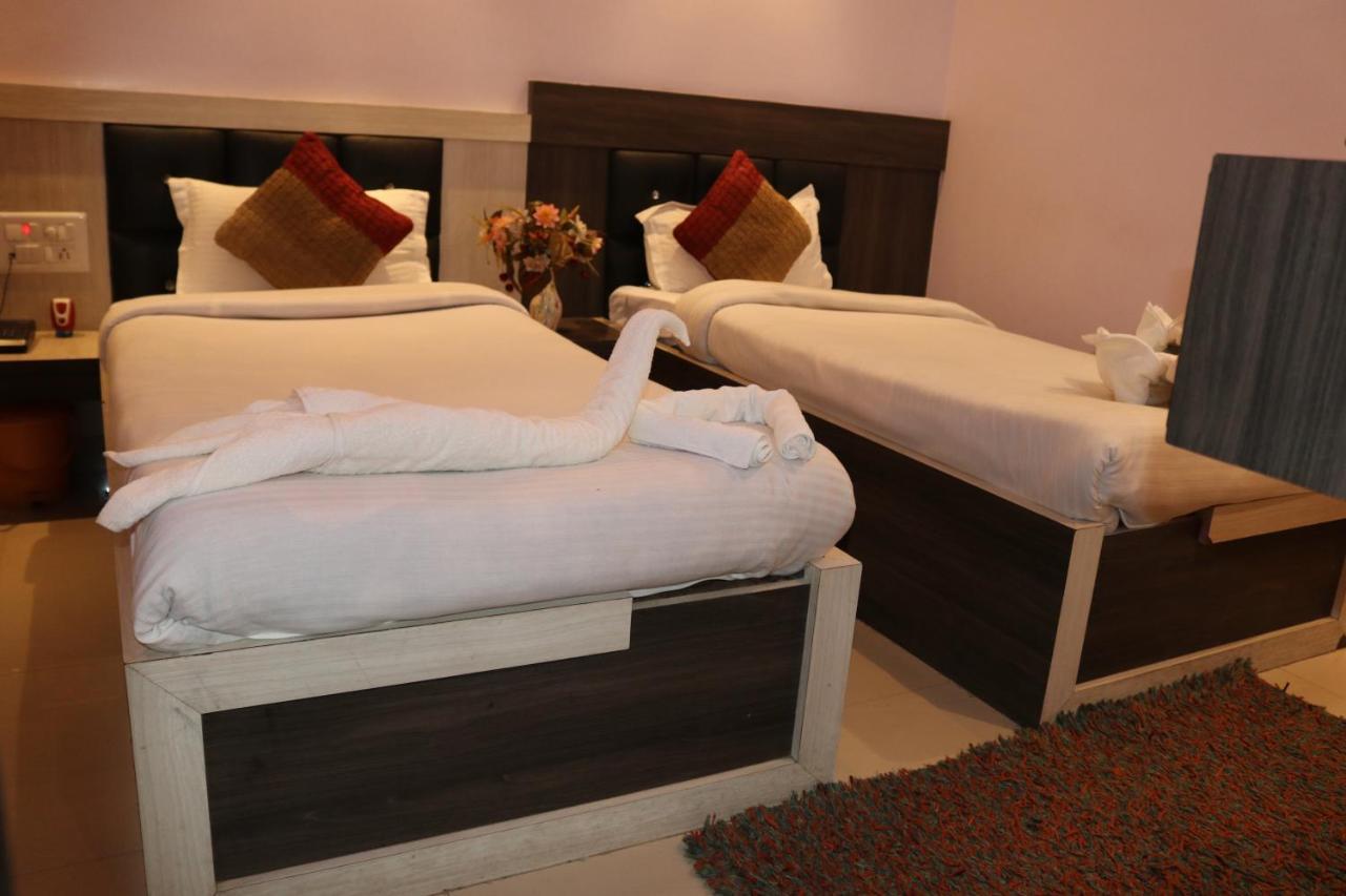Hotel Vaishnavi Heights Aurangābād Kültér fotó