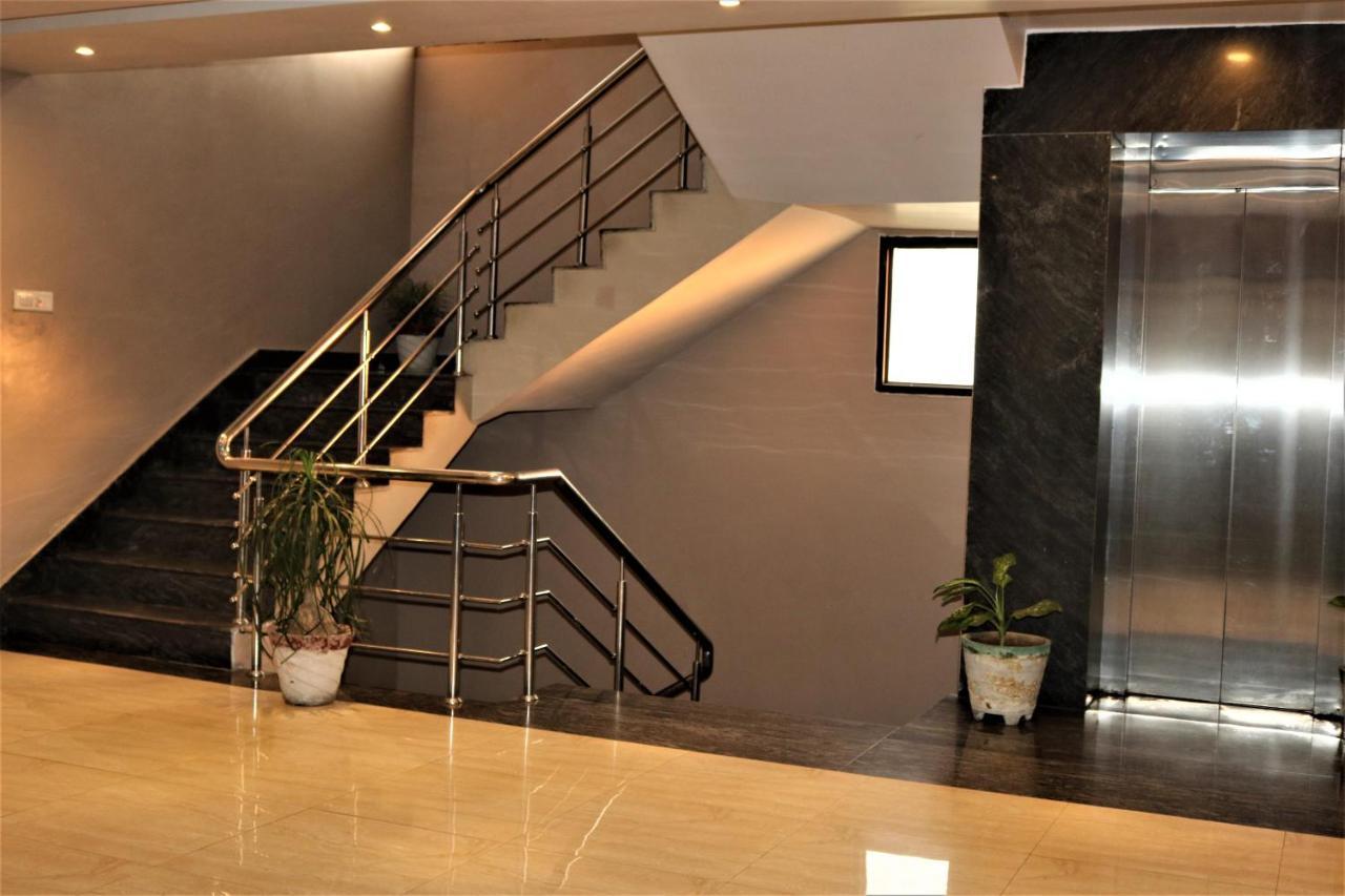 Hotel Vaishnavi Heights Aurangābād Kültér fotó
