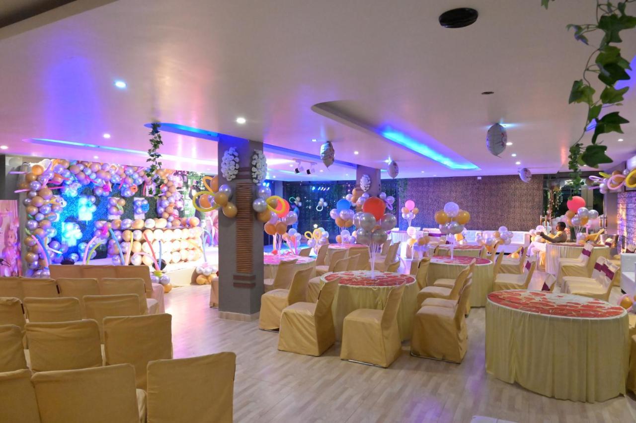 Hotel Vaishnavi Heights Aurangābād Kültér fotó